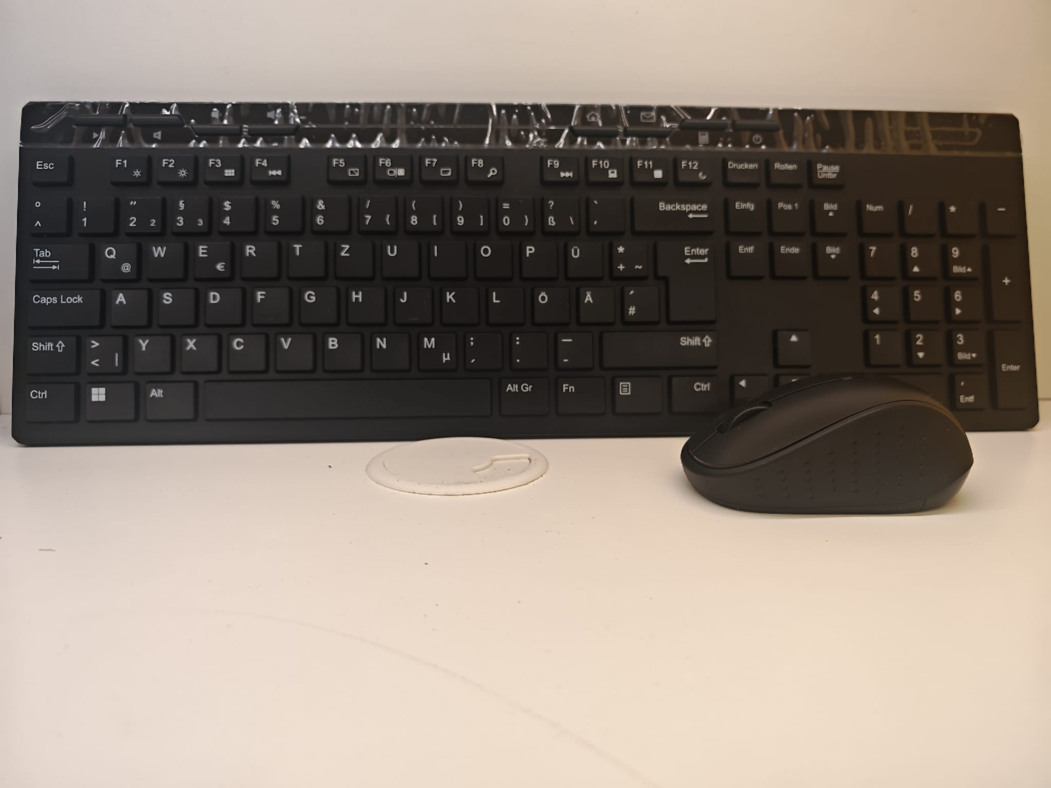 Kabellose Tastatur und Maus Set Amazon Basic